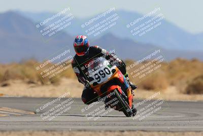 media/Mar-21-2025-CVMA Friday Practice (Fri) [[30cd4fe323]]/5-Racer 4/Session 4 (Turn 16)/